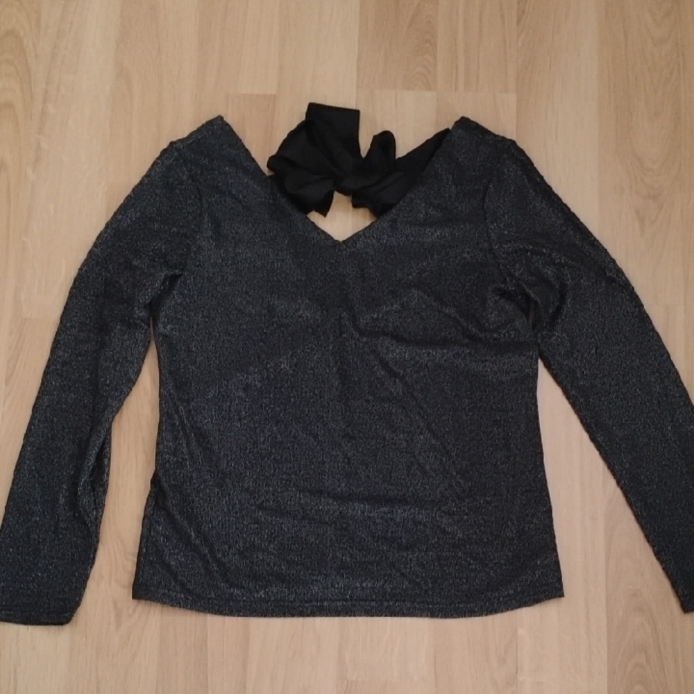 Sparkle V-Neck Long Sleeve Top - Black